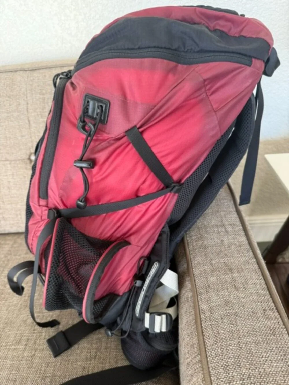 Vintage Gregory Iris Backpack Small Burgundy Black Hiking Daypack Trail Pack USA
